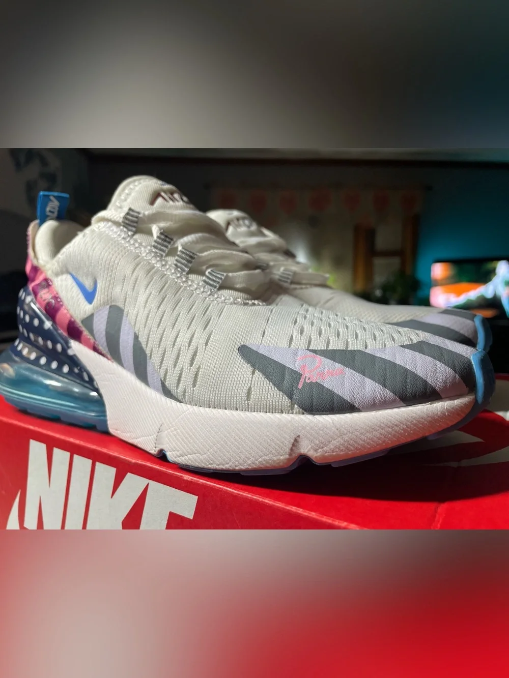 Nike Air Max 270 White with Blue, Pink & Navy Accents 7.5W - 6Y